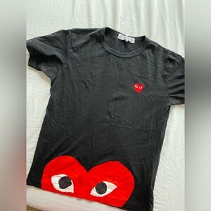 Comme Des Garçons PLAY BOTTOM HEART TEE BLACK MEDIUM